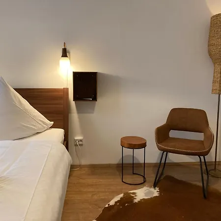 Minimal Hostel No 41-2